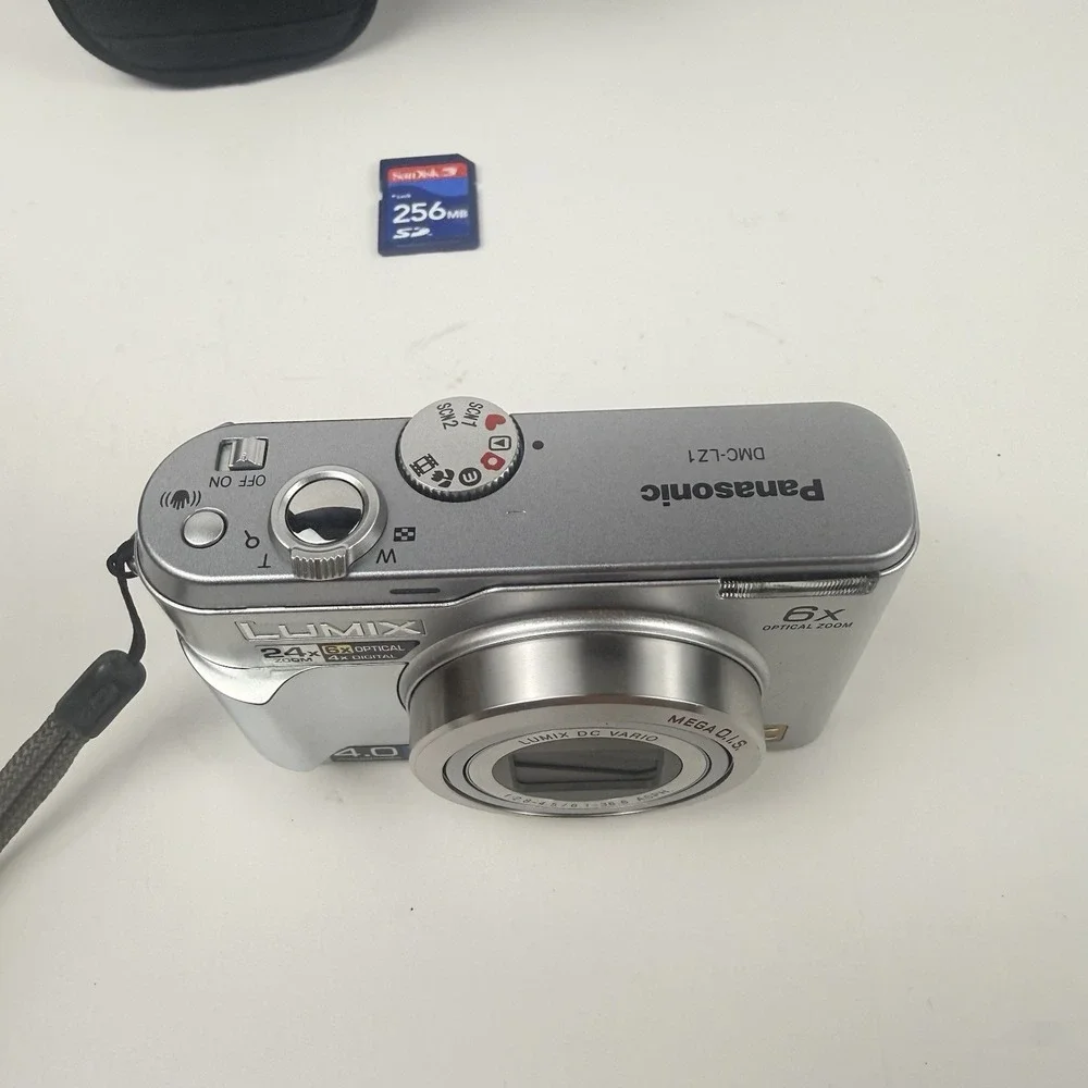 Panasonic Lumix DMC-LZ1 Silver 4.0MP Digital Camera Case SD Card Tested Working